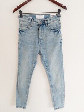 Pull&Bear Light Wash Carrot Fit Denim Jeans Size 29 New